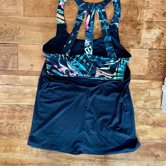 GAPFIT Black Tank with Vibrant Straps - Picture 4 of 6